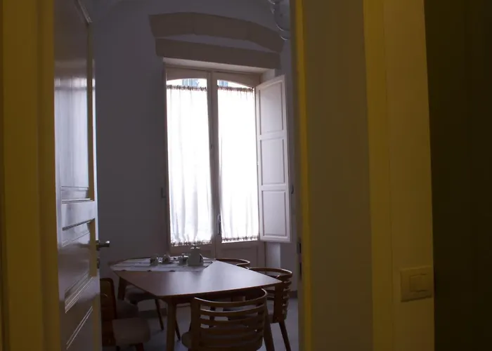 Vico Sferracavalli 3*